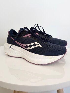 Saucony Triumph 21 Running Shoes Navy Pink Women’s Size 7.5
